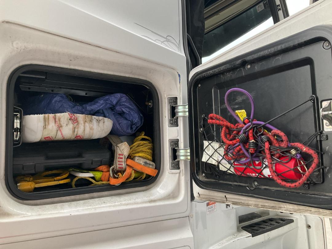 Photo '33' of Mercedes-Benz ACTROS 3263L 8X4 Tractor Unit