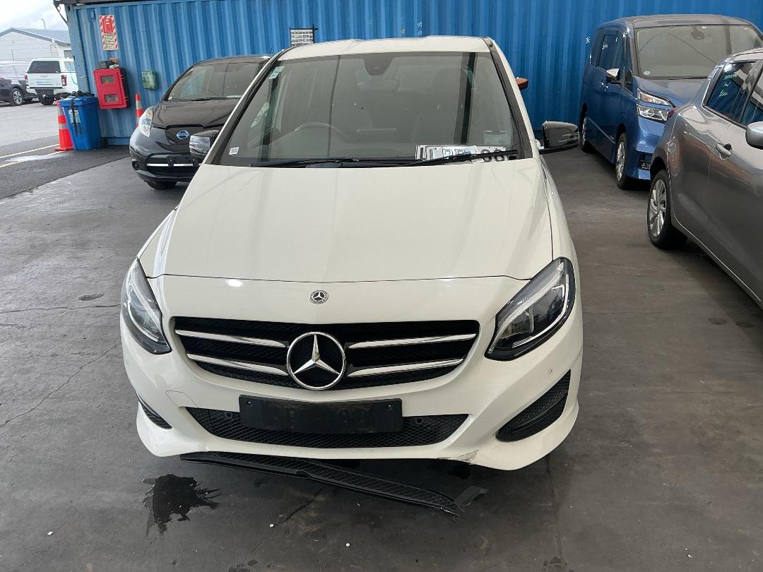 Photo '2' of Mercedes-Benz B-Class B180 Photo '2' of Mercedes-Benz B-Class B180