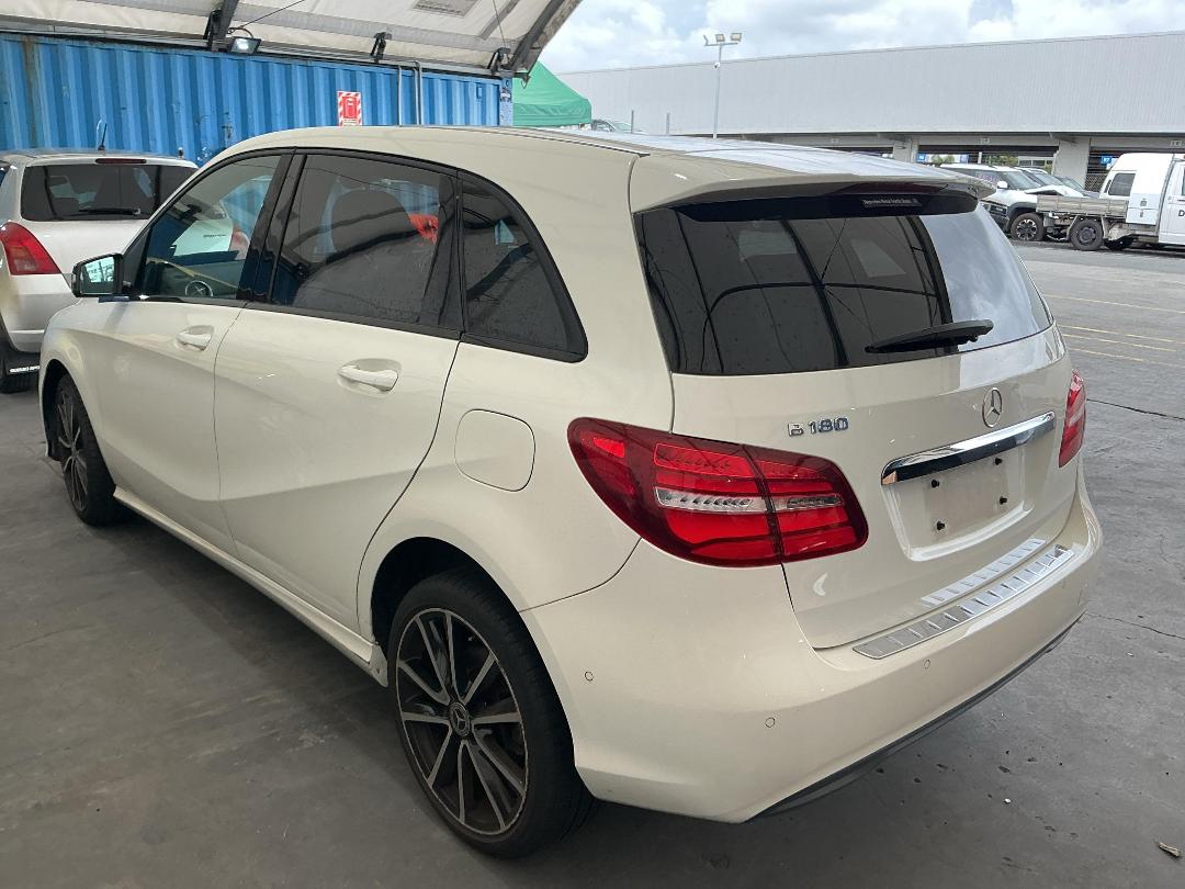 Photo '4' of Mercedes-Benz B-Class B180 Photo '4' of Mercedes-Benz B-Class B180
