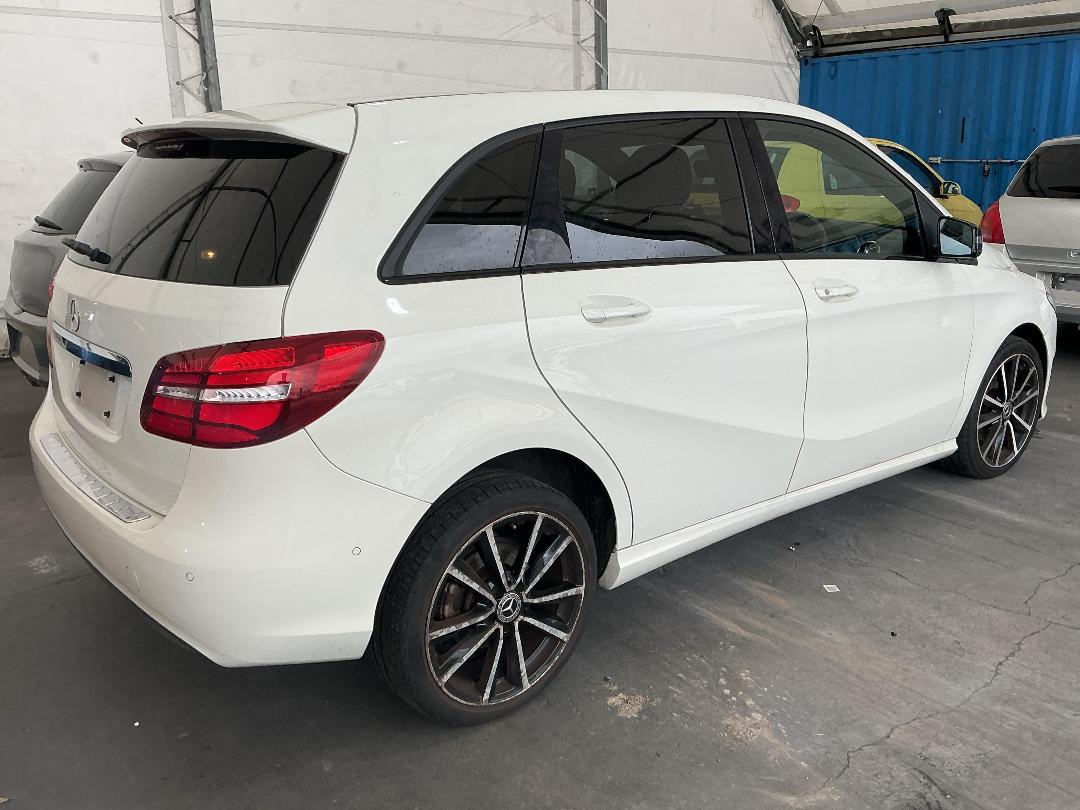 Photo '6' of Mercedes-Benz B-Class B180 Photo '6' of Mercedes-Benz B-Class B180