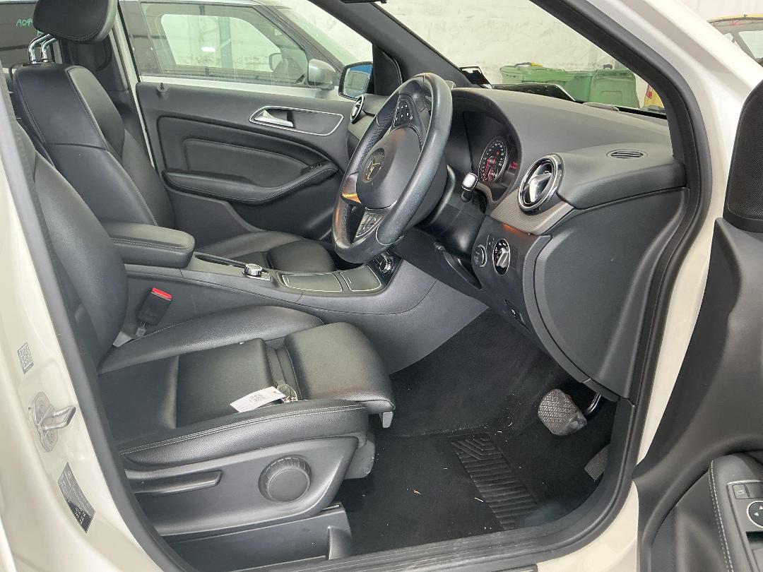 Photo '17' of Mercedes-Benz B-Class B180 Photo '17' of Mercedes-Benz B-Class B180