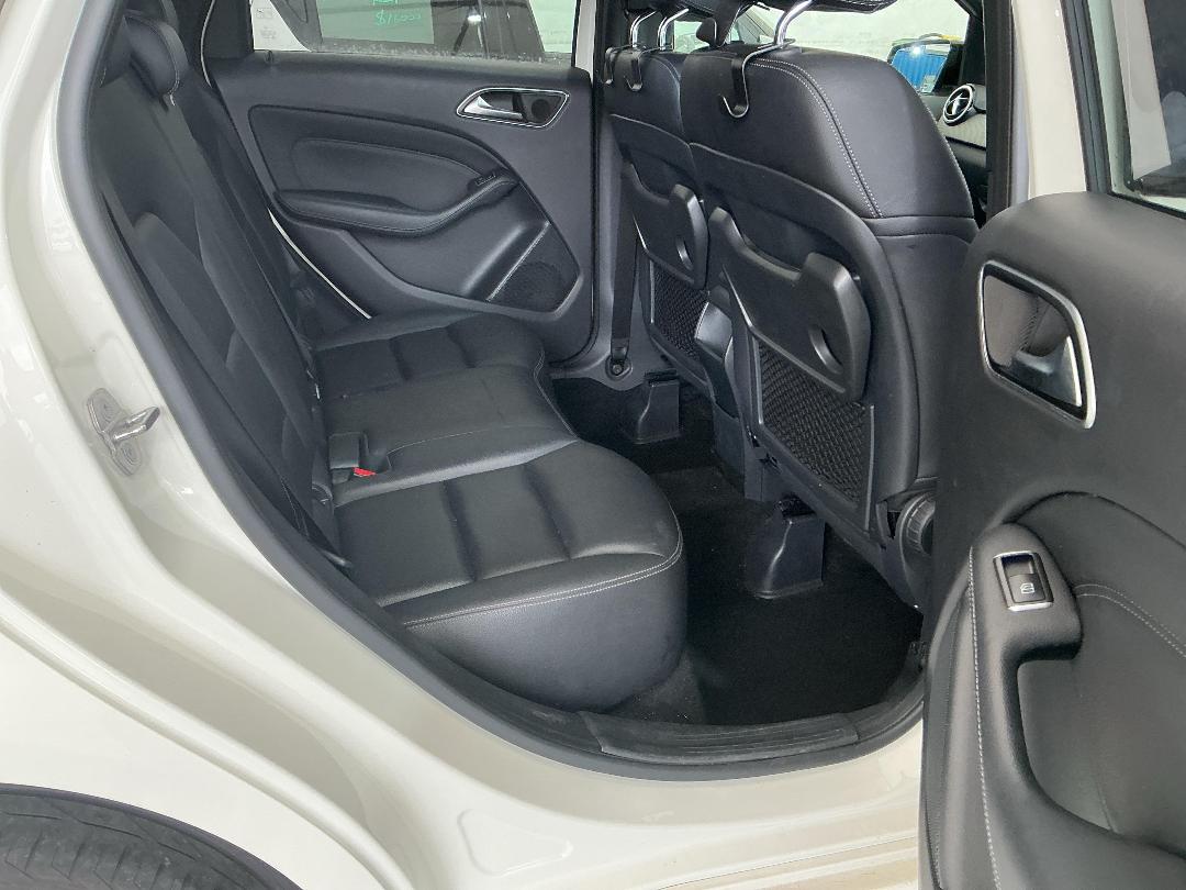 Photo '19' of Mercedes-Benz B-Class B180 Photo '19' of Mercedes-Benz B-Class B180