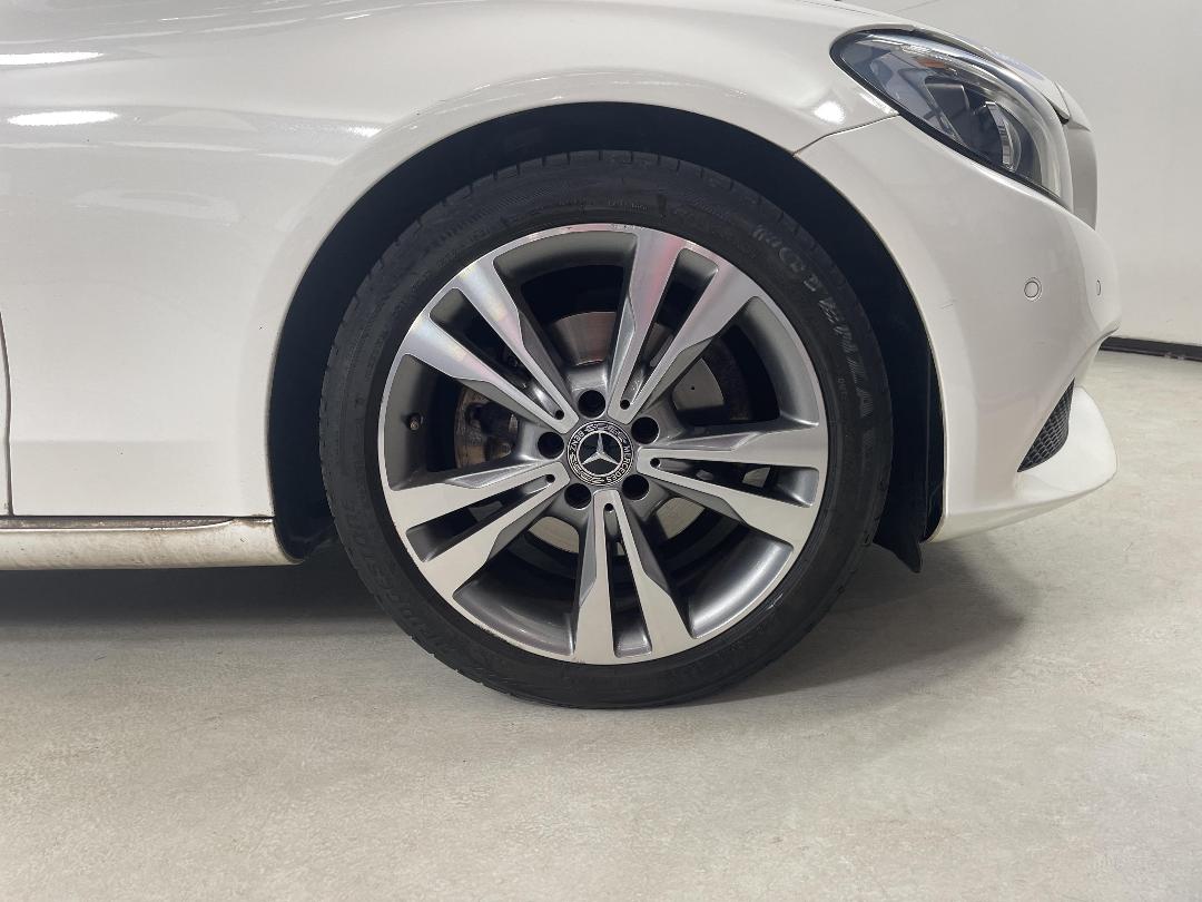 Photo '9' of Mercedes-Benz C-Class