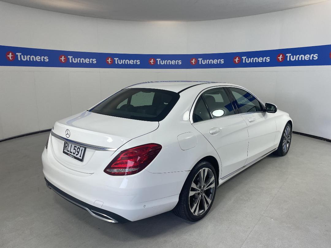 Photo '7' of Mercedes-Benz C-Class