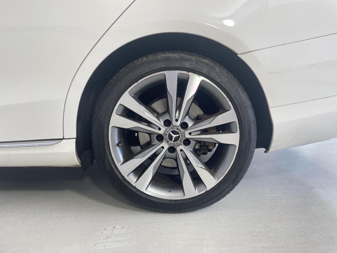 Photo '11' of Mercedes-Benz C-Class