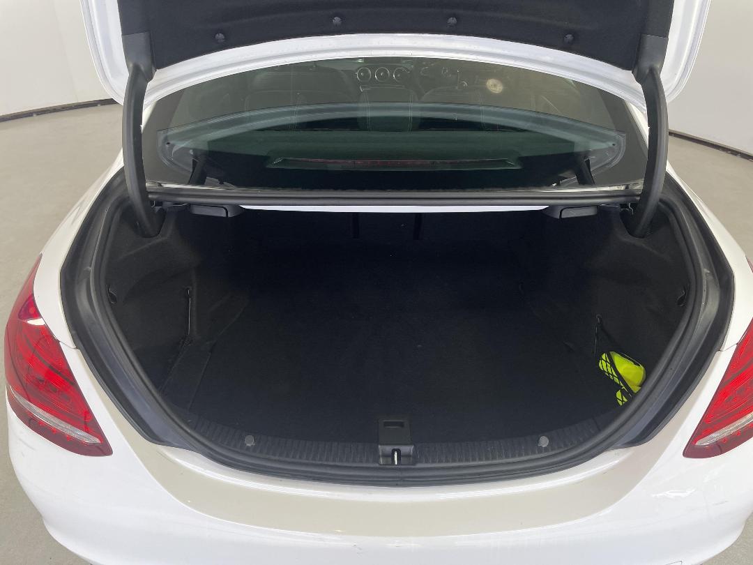 Photo '14' of Mercedes-Benz C-Class