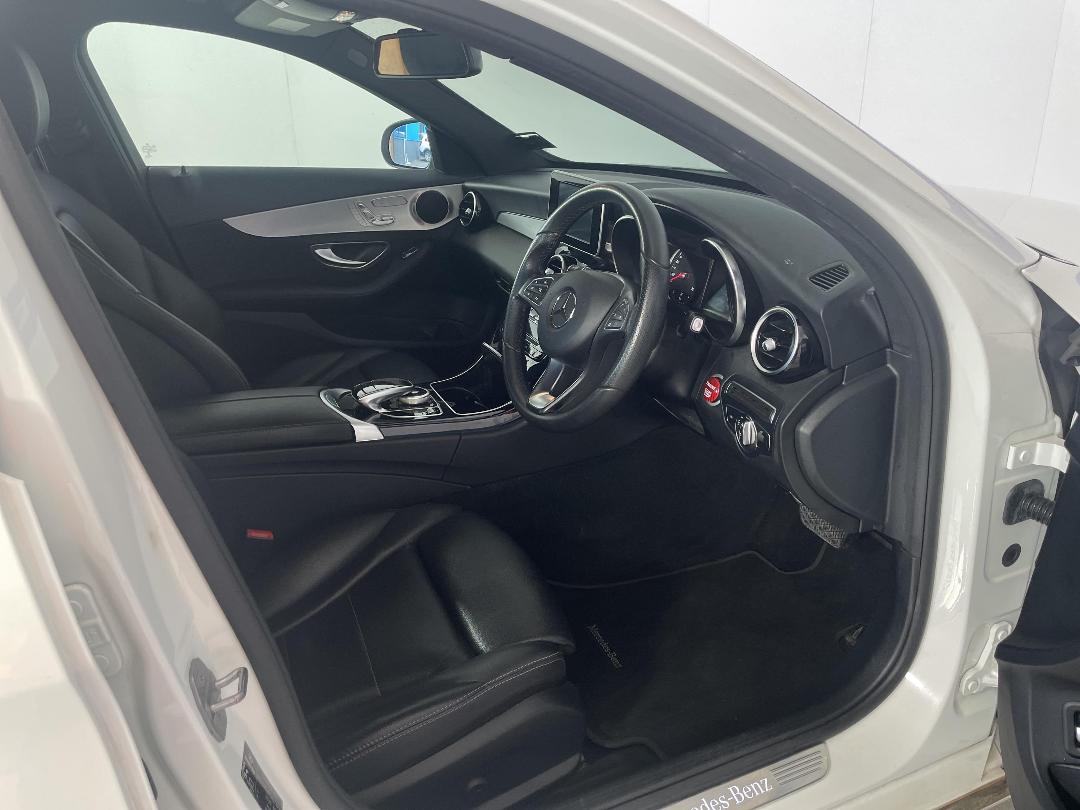 Photo '16' of Mercedes-Benz C-Class