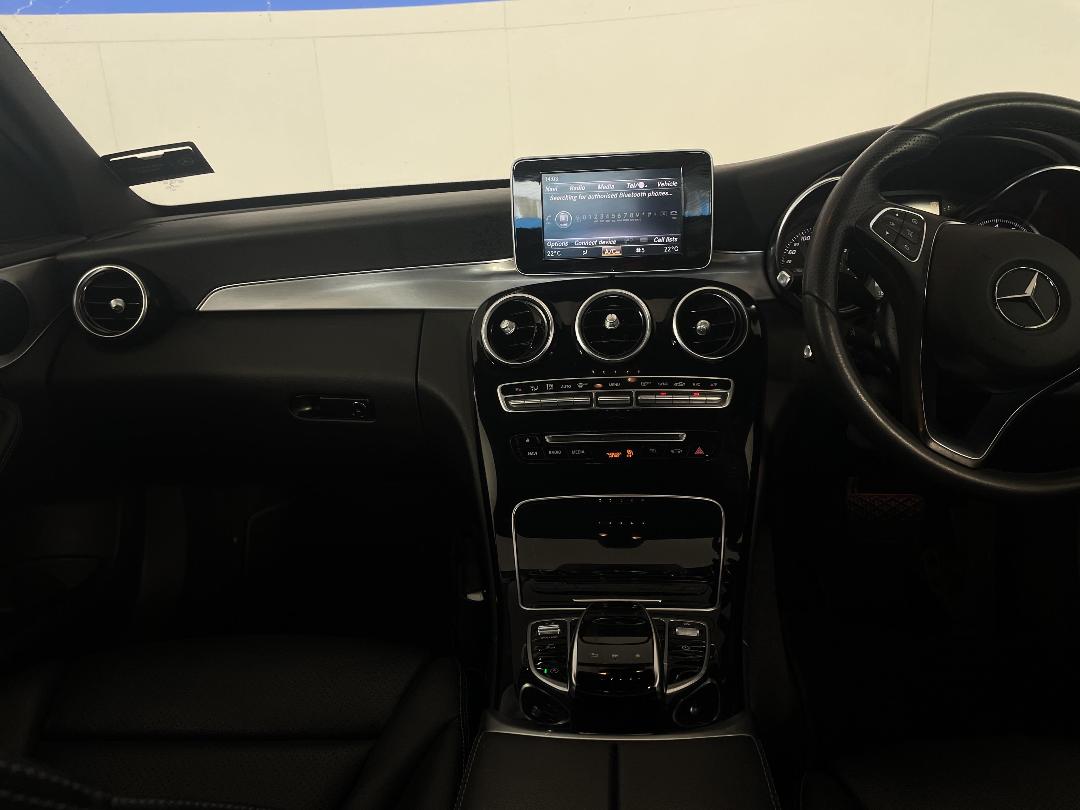 Photo '18' of Mercedes-Benz C-Class