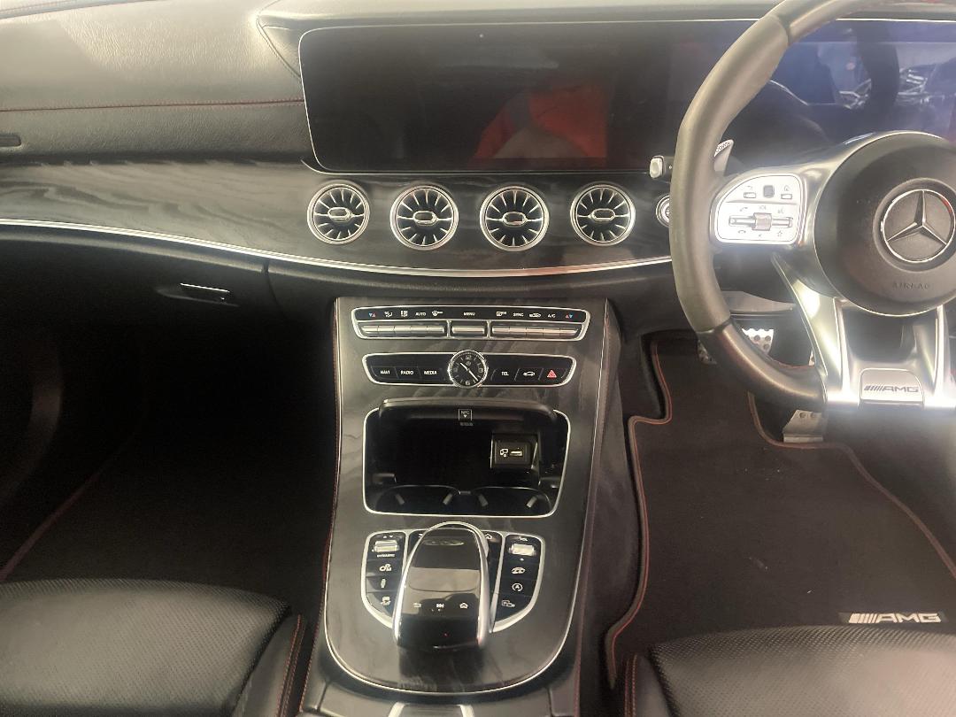 Photo '18' of Mercedes-Benz E-Class