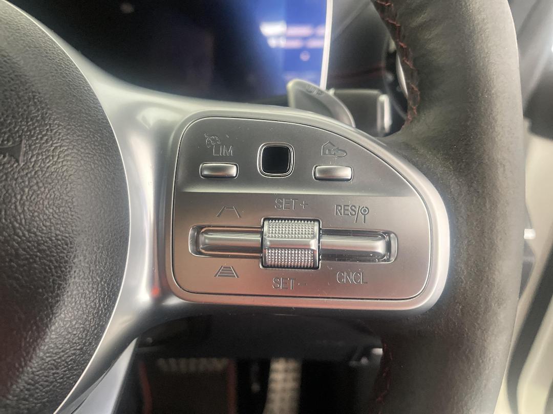 Photo '25' of Mercedes-Benz E-Class