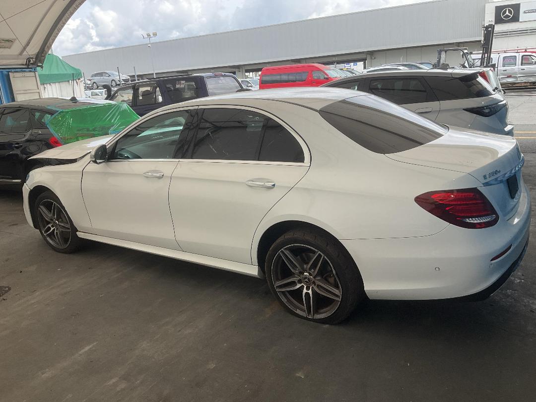 Photo '13' of Mercedes-Benz E350 E