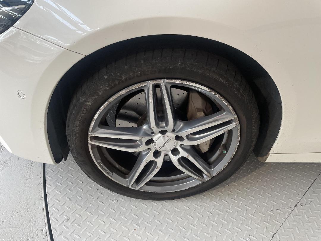 Photo '10' of Mercedes-Benz E350 Photo '10' of Mercedes-Benz E350