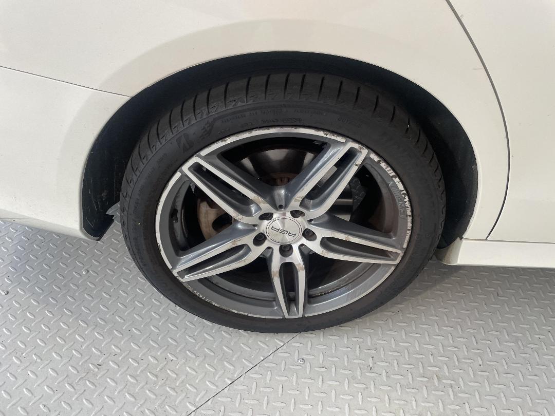 Photo '12' of Mercedes-Benz E350 Photo '12' of Mercedes-Benz E350