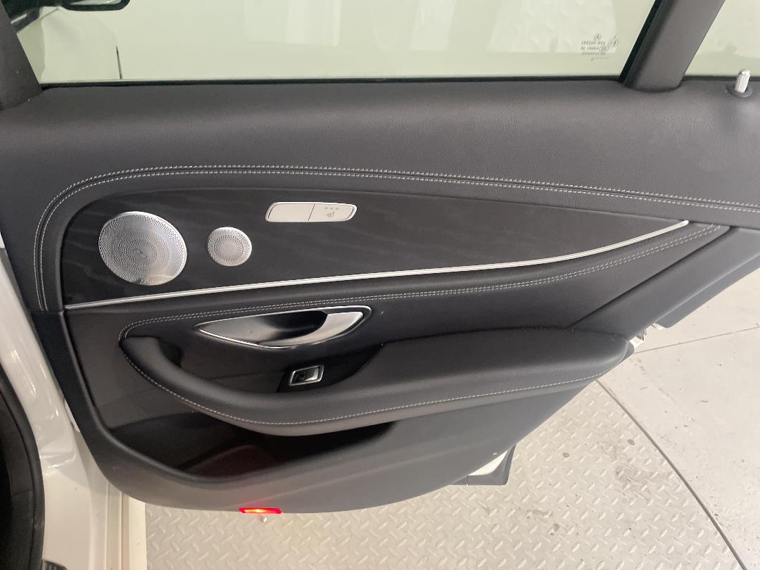 Photo '19' of Mercedes-Benz E350 Photo '19' of Mercedes-Benz E350