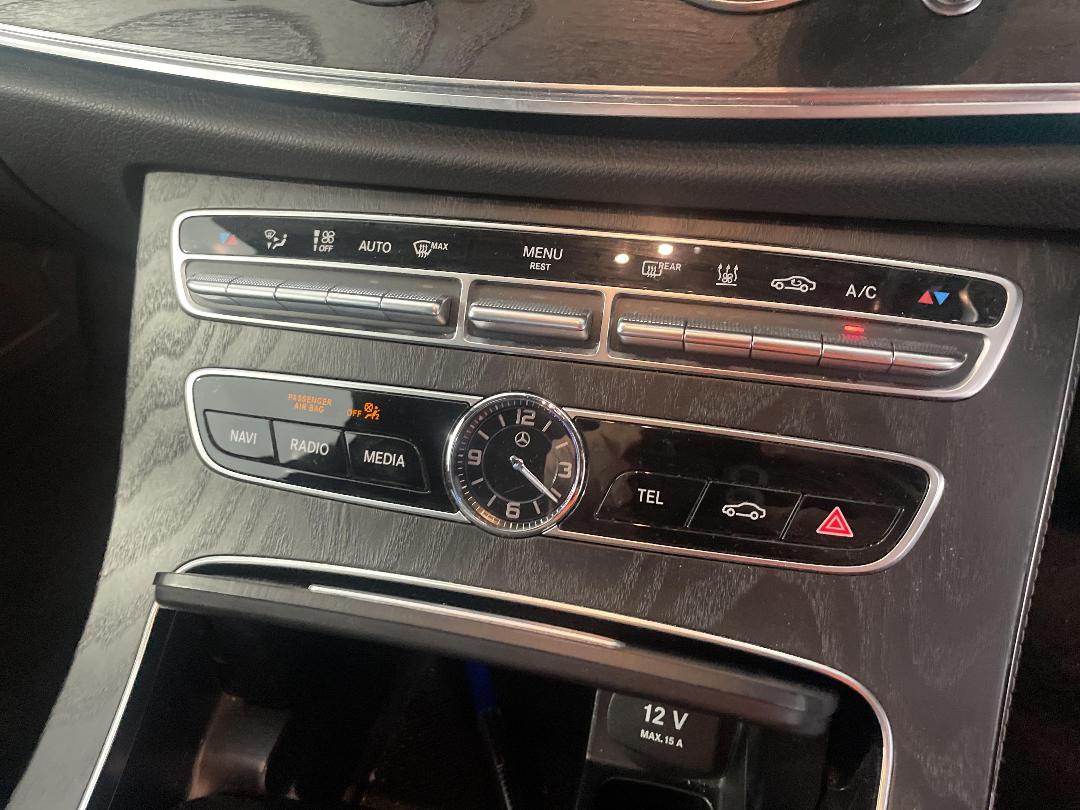 Photo '31' of Mercedes-Benz E350 Photo '31' of Mercedes-Benz E350