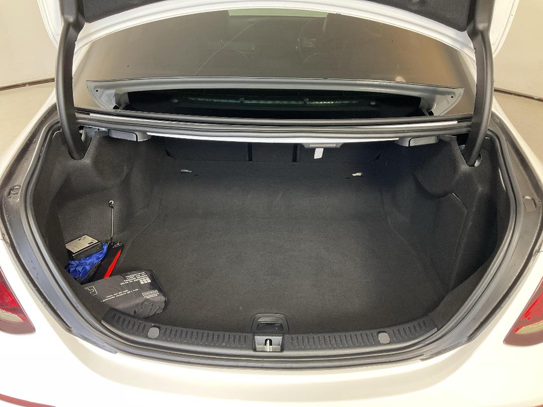 Photo '14' of Mercedes-Benz E63