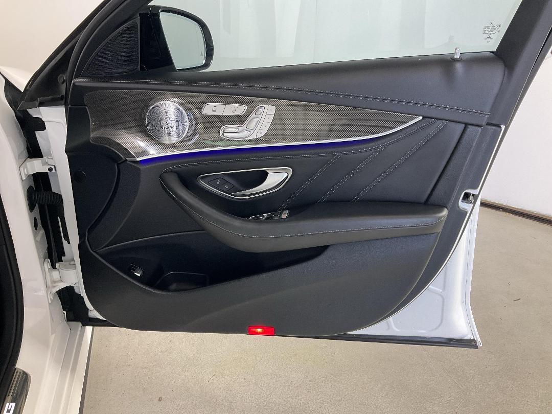 Photo '15' of Mercedes-Benz E63