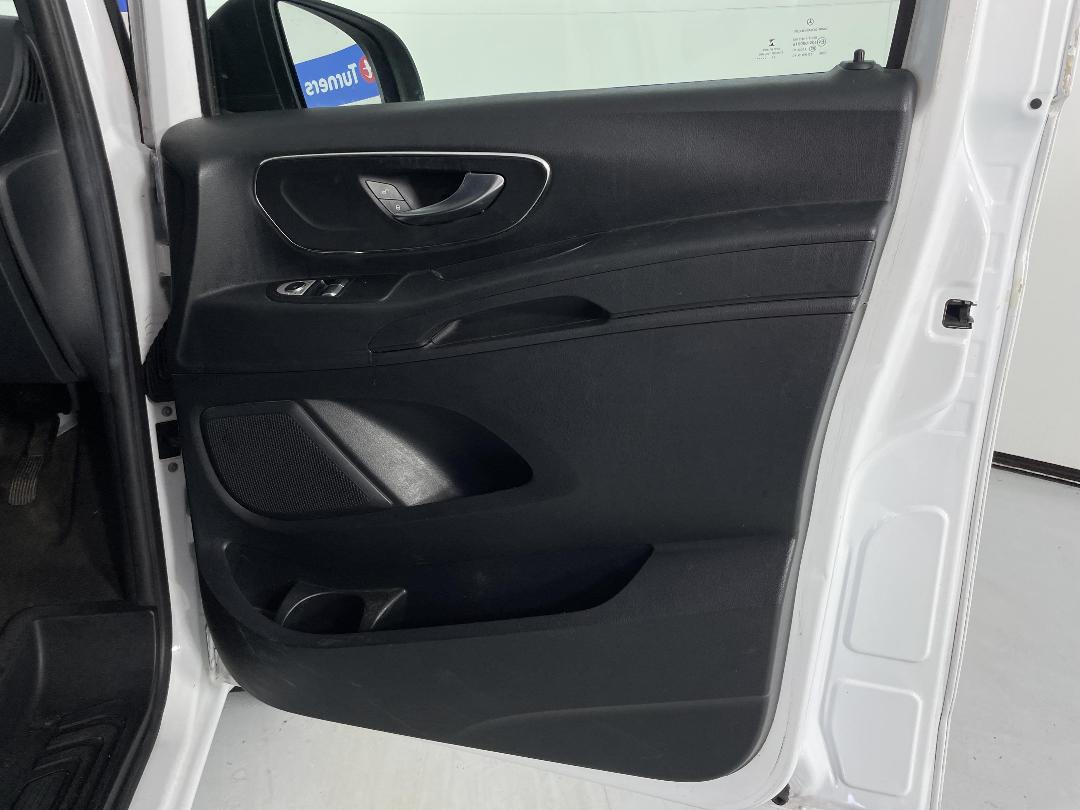 Photo '15' of Mercedes-Benz Vito Photo '15' of Mercedes-Benz Vito