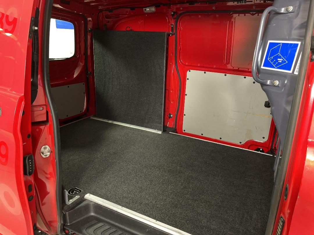 Photo '19' of Mercedes-Benz Vito Photo '19' of Mercedes-Benz Vito