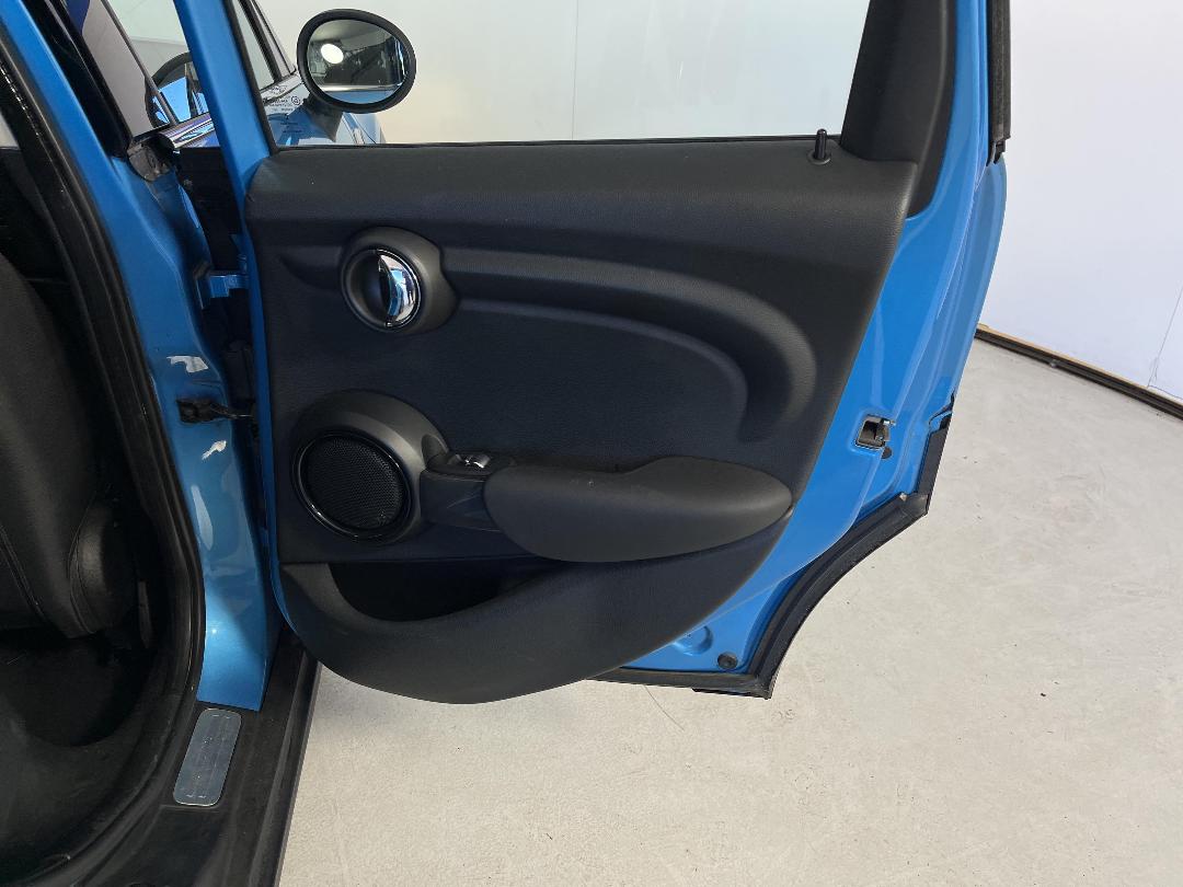 Photo '19' of Mini Hatch Photo '19' of Mini Hatch