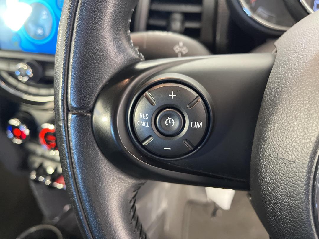 Photo '26' of Mini Hatch Photo '26' of Mini Hatch