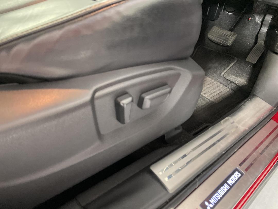 Photo '37' of Mitsubishi Eclipse Cross Photo '37' of Mitsubishi Eclipse Cross