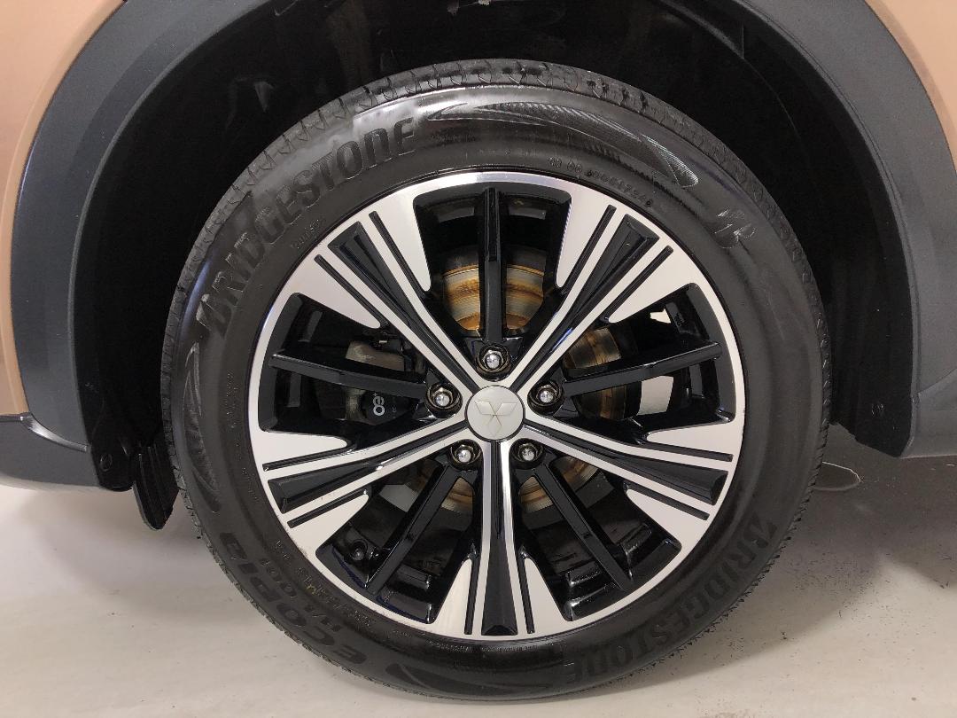 Photo '10' of Mitsubishi Eclipse Cross