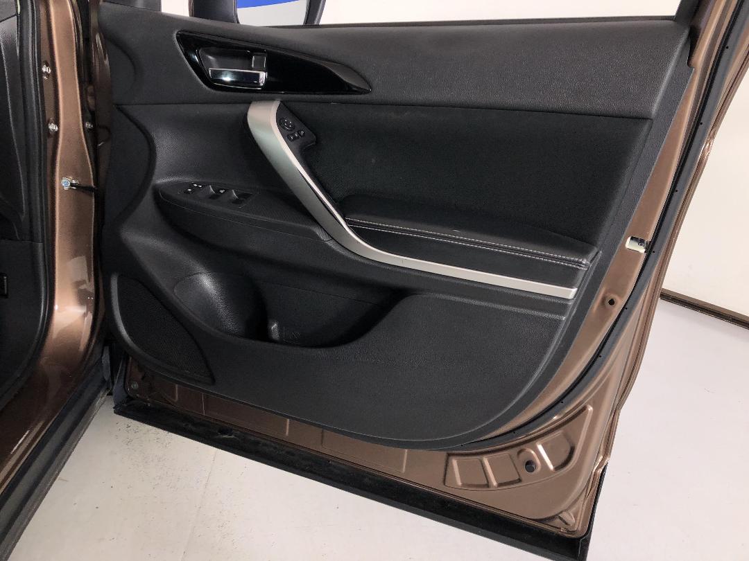 Photo '15' of Mitsubishi Eclipse Cross