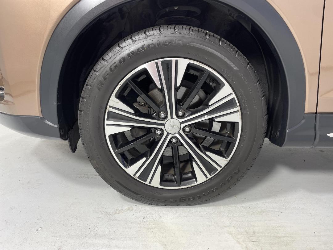 Photo '10' of Mitsubishi Eclipse Cross