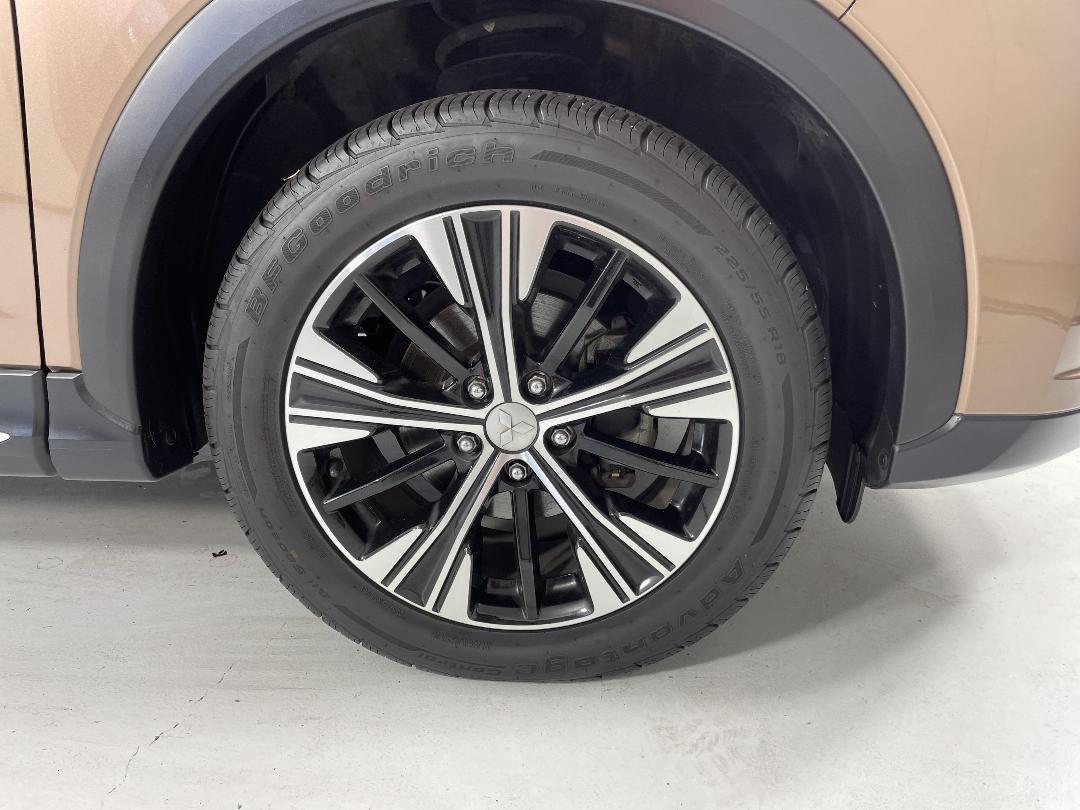 Photo '9' of Mitsubishi Eclipse Cross