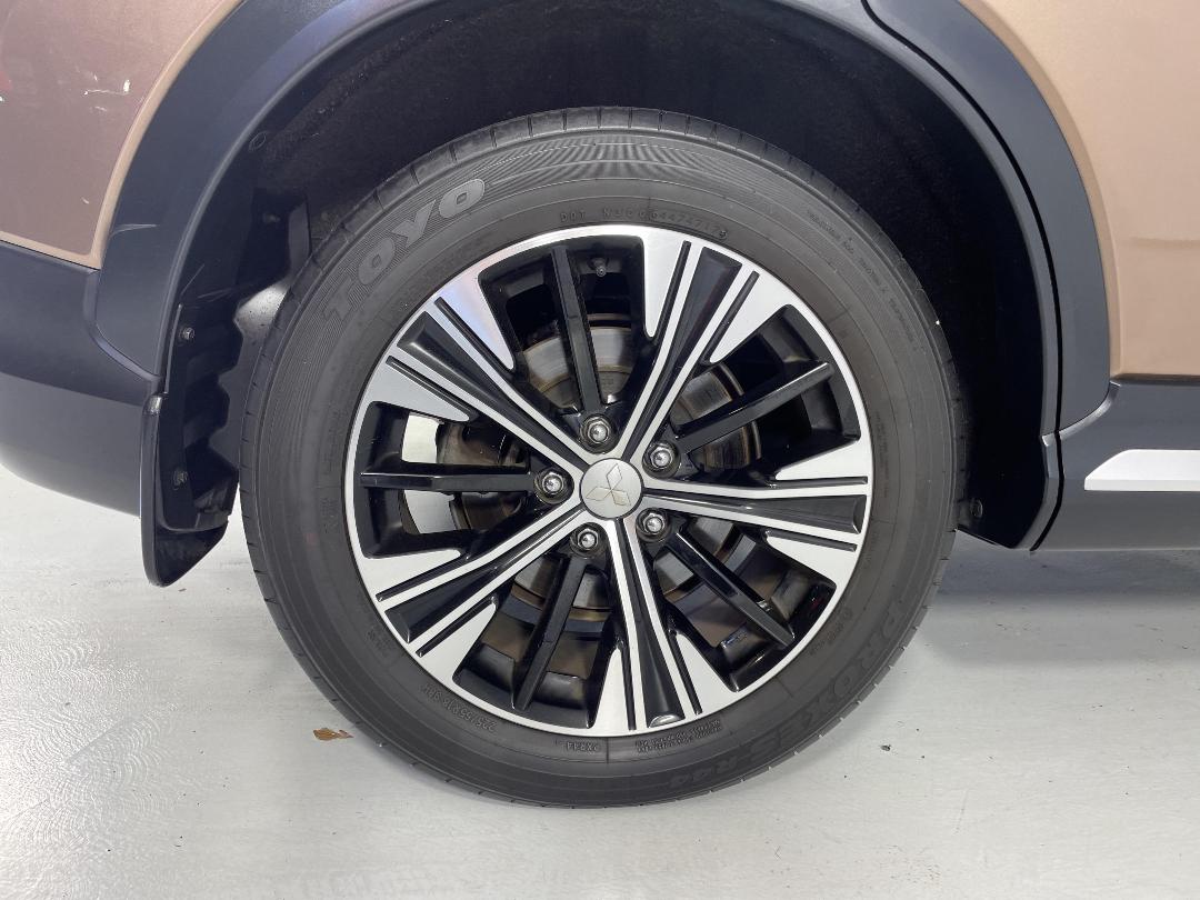 Photo '12' of Mitsubishi Eclipse Cross