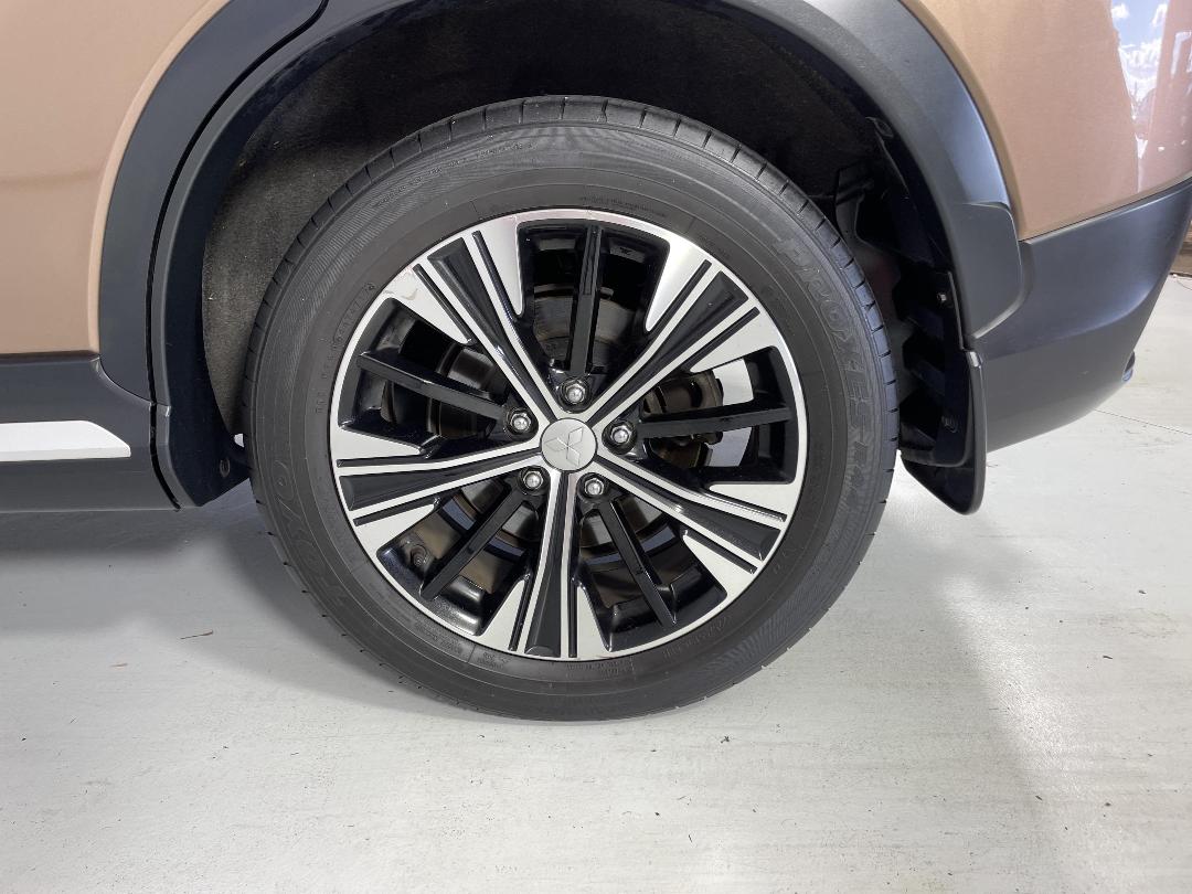 Photo '11' of Mitsubishi Eclipse Cross