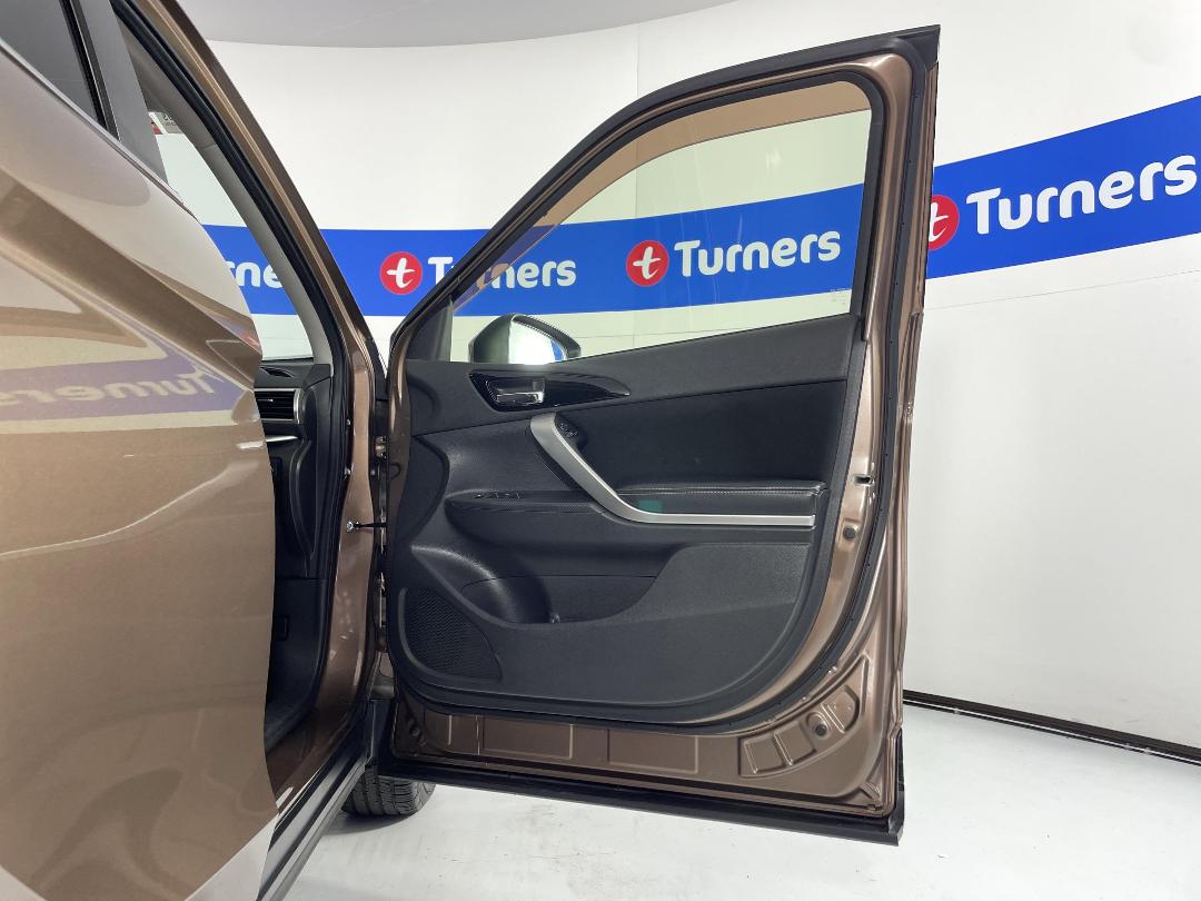 Photo '15' of Mitsubishi Eclipse Cross