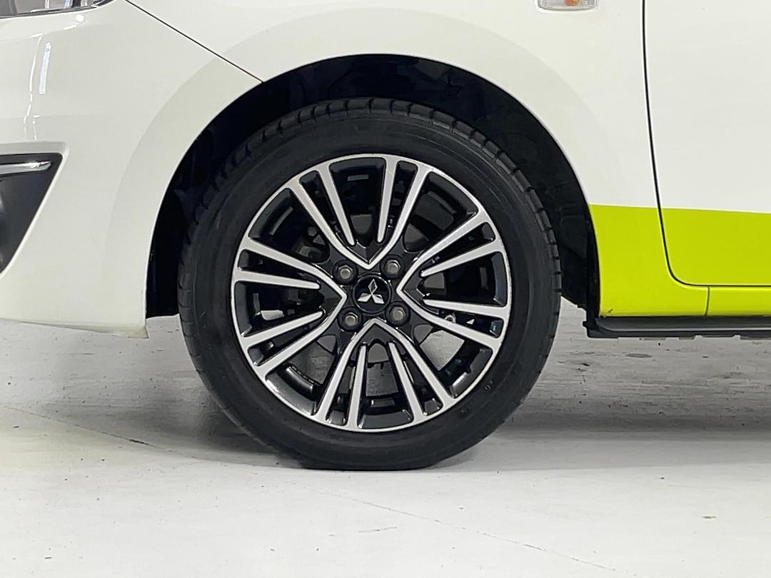 Photo '10' of Mitsubishi Mirage Photo '10' of Mitsubishi Mirage