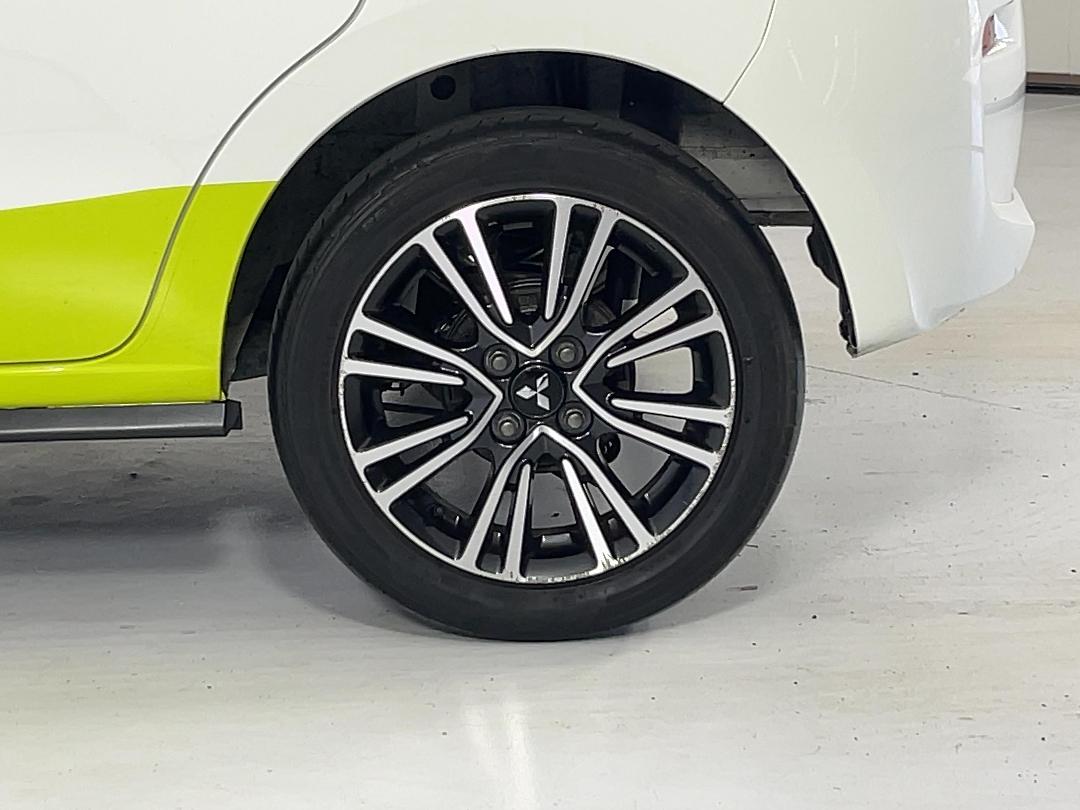 Photo '12' of Mitsubishi Mirage Photo '12' of Mitsubishi Mirage