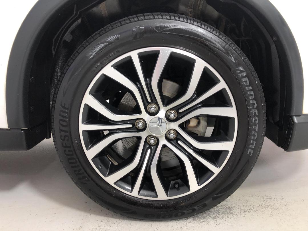 Photo '9' of Mitsubishi Outlander