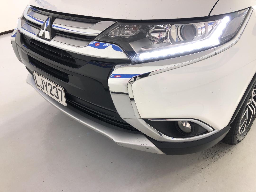 Photo '26' of Mitsubishi Outlander