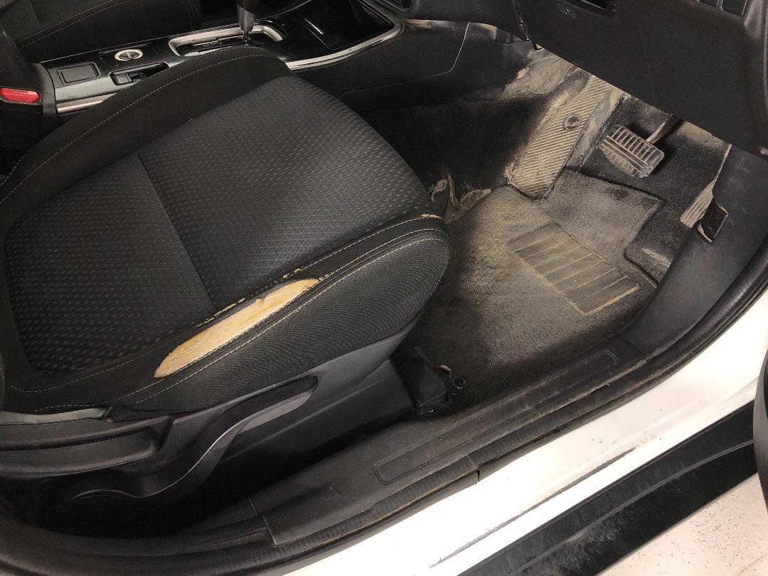 Photo '23' of Mitsubishi Outlander