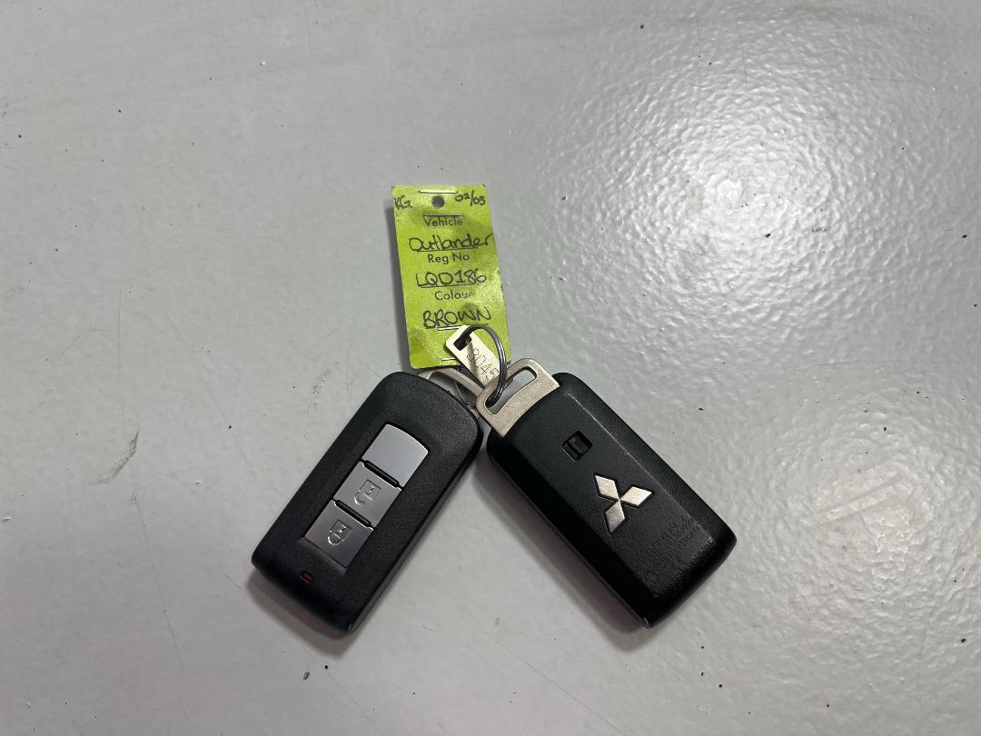 Photo '22' of Mitsubishi Outlander