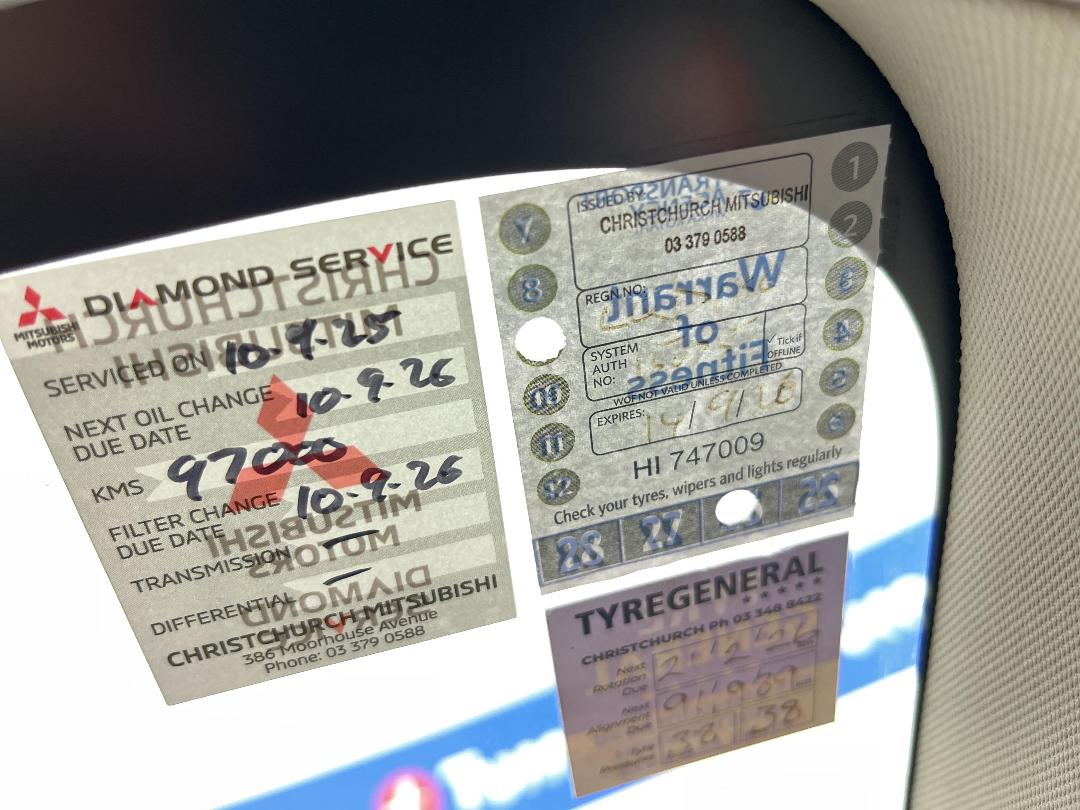 Photo '23' of Mitsubishi Outlander