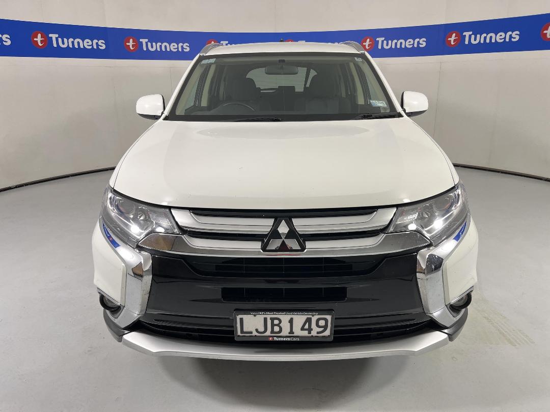 Photo '2' of Mitsubishi Outlander