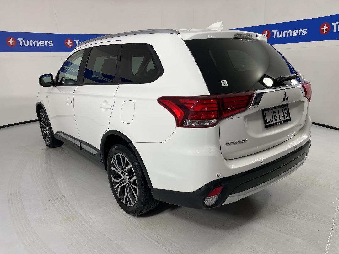 Photo '5' of Mitsubishi Outlander