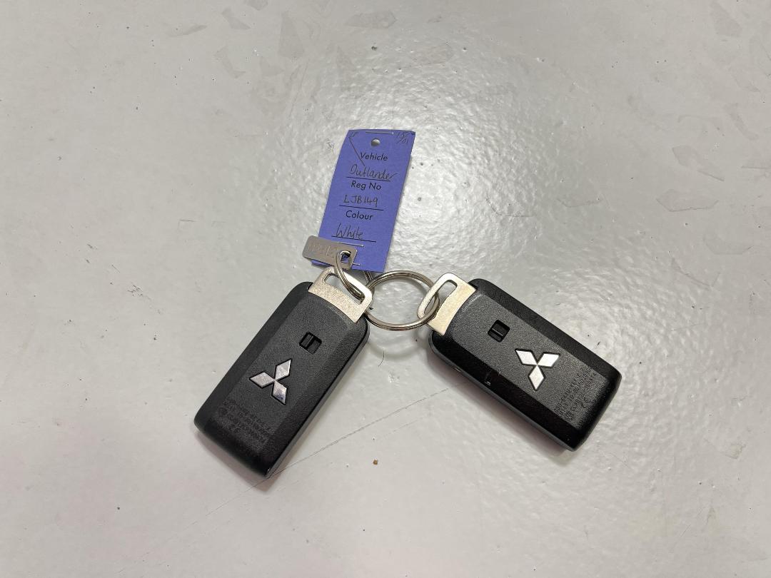 Photo '22' of Mitsubishi Outlander