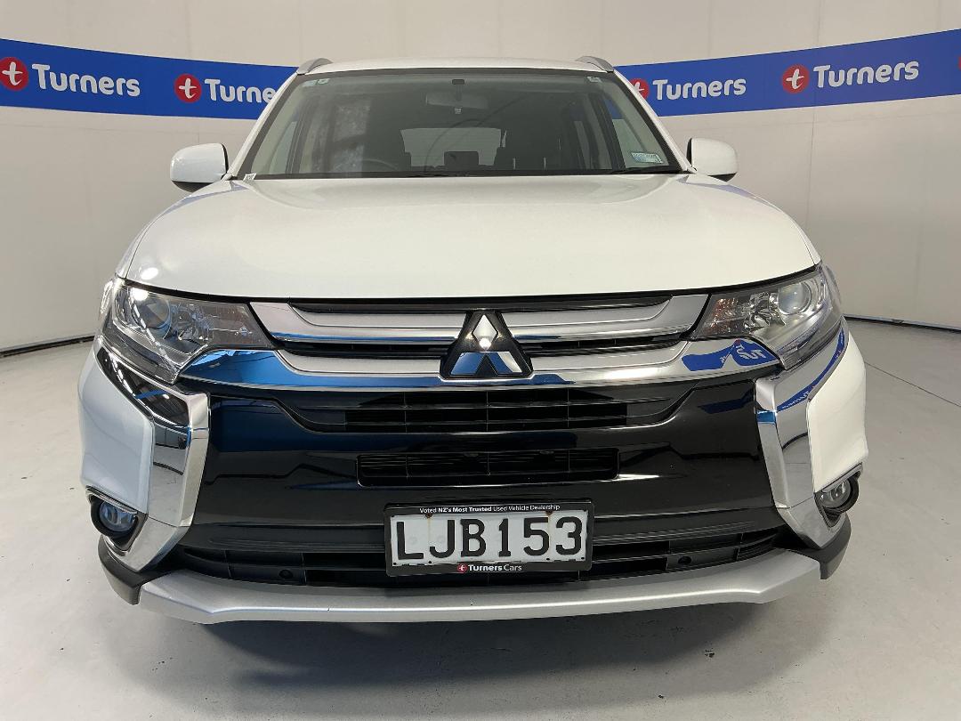 Photo '2' of Mitsubishi Outlander