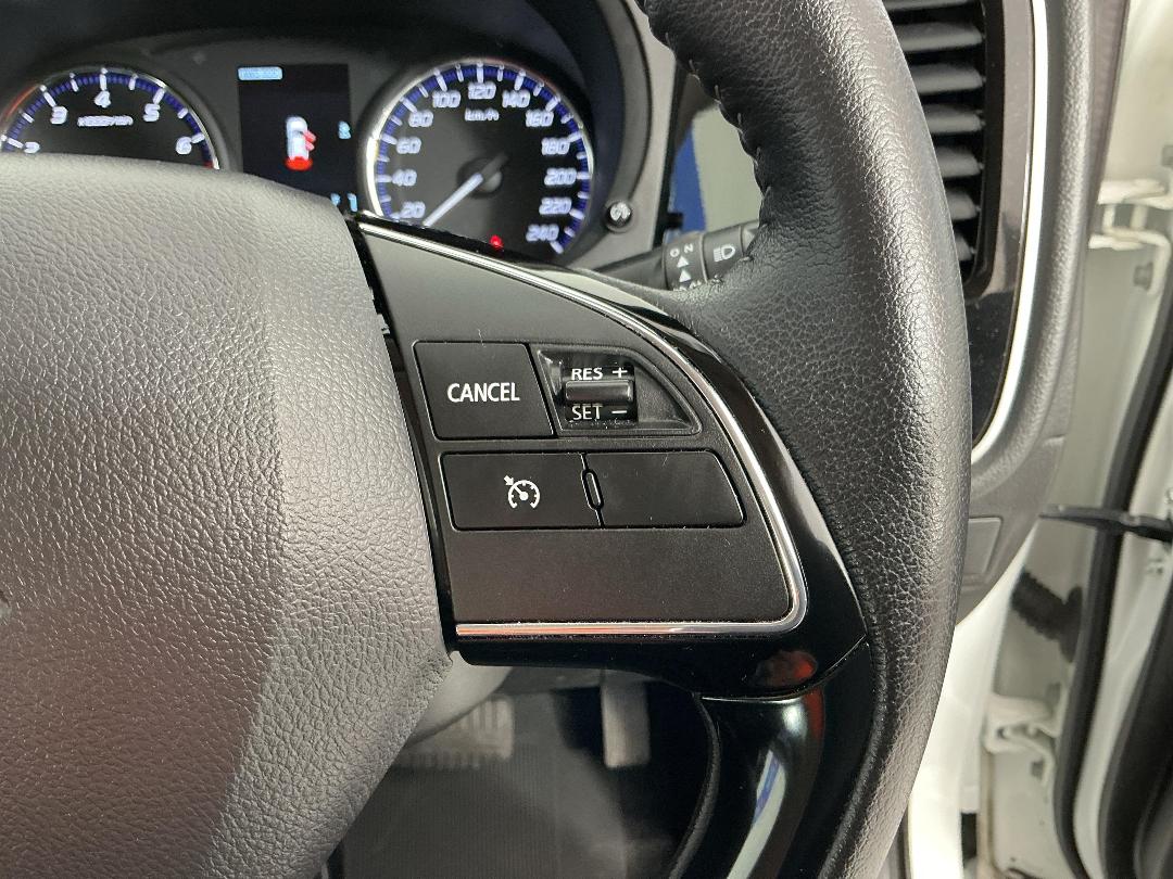 Photo '25' of Mitsubishi Outlander