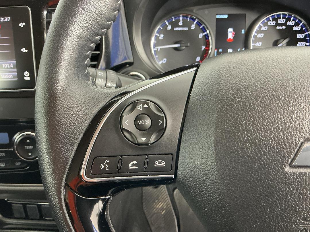 Photo '24' of Mitsubishi Outlander