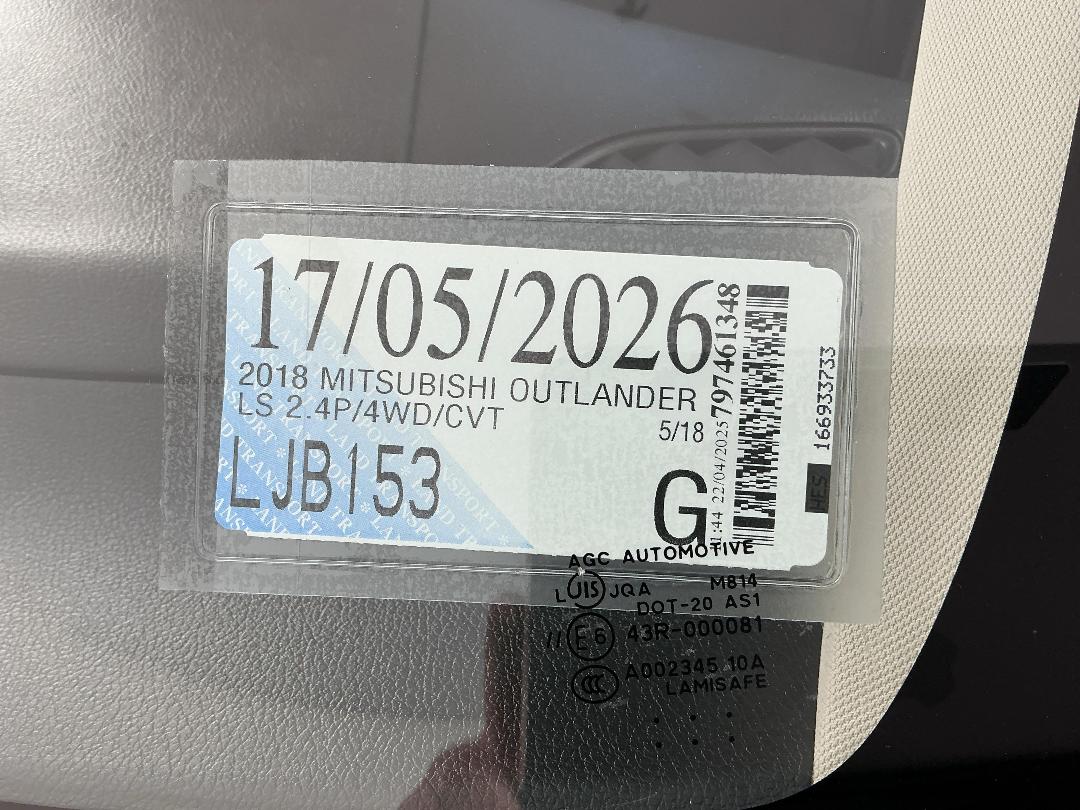 Photo '28' of Mitsubishi Outlander