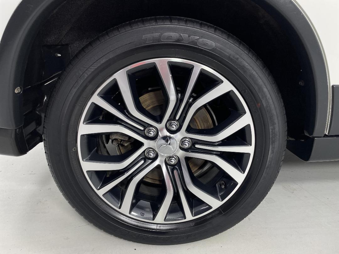 Photo '12' of Mitsubishi Outlander Photo '12' of Mitsubishi Outlander