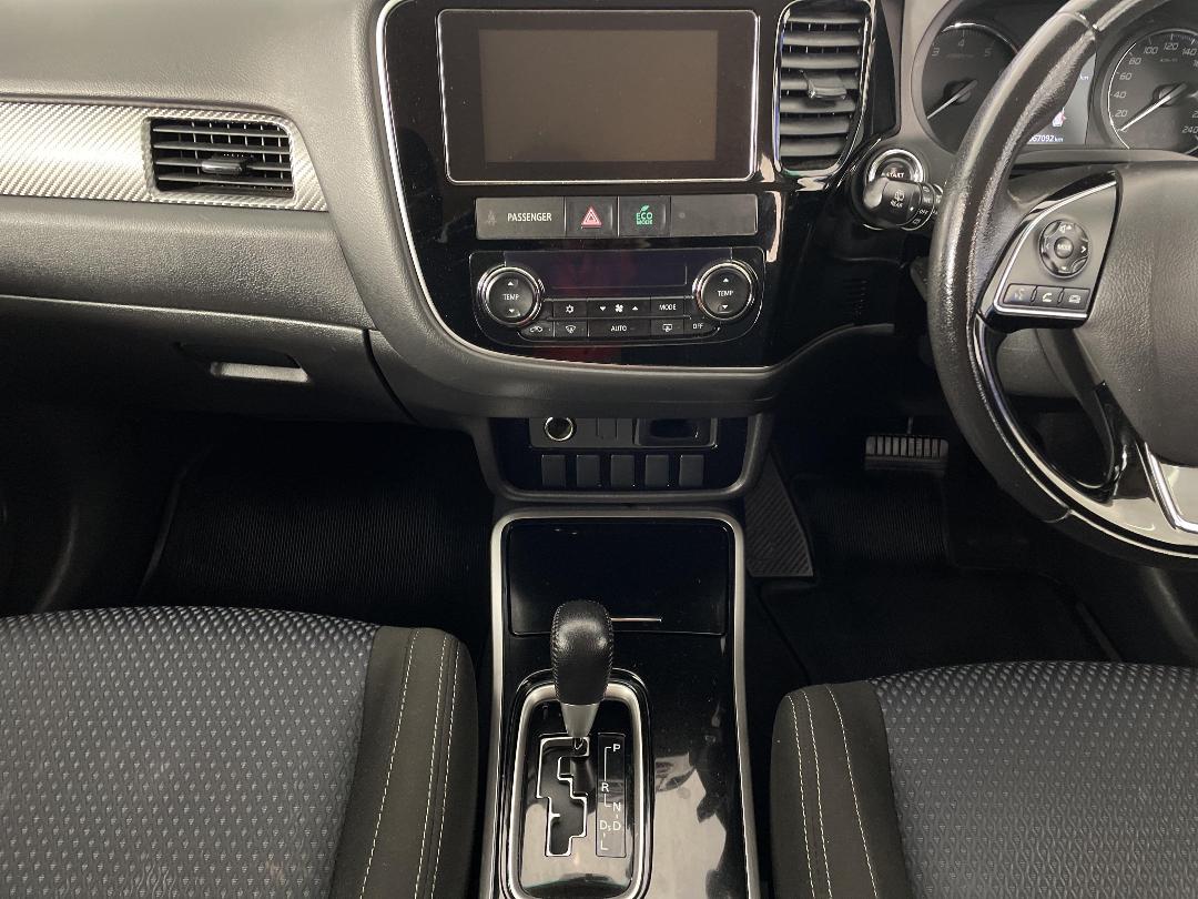 Photo '18' of Mitsubishi Outlander Photo '18' of Mitsubishi Outlander