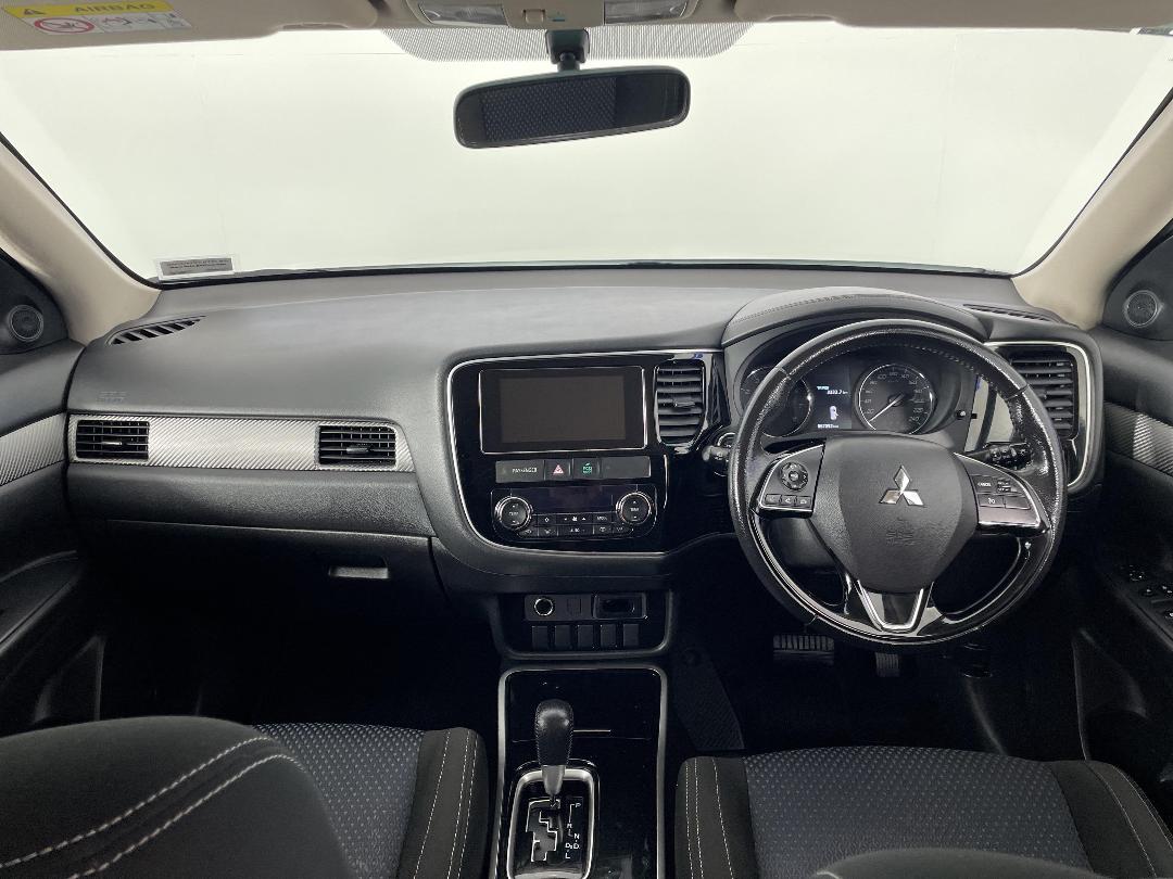 Photo '17' of Mitsubishi Outlander Photo '17' of Mitsubishi Outlander